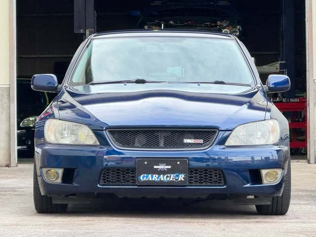 2005 Toyota Altezza JDM car for sale — photo 8 of 10