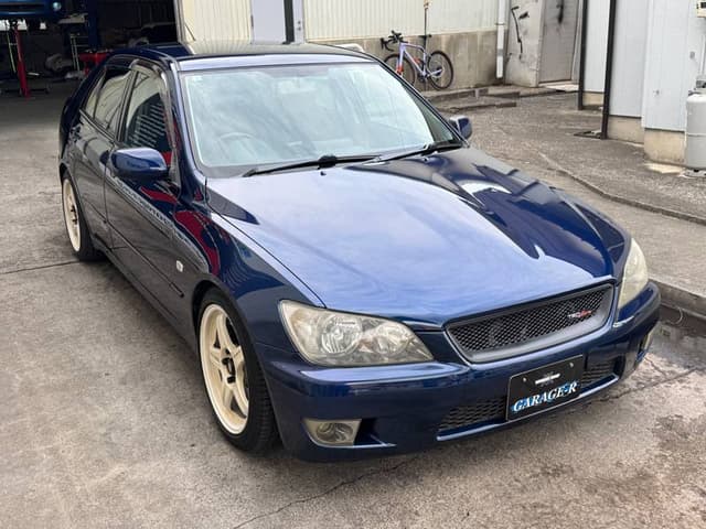 2005 Toyota Altezza JDM car for sale — photo 9 of 10