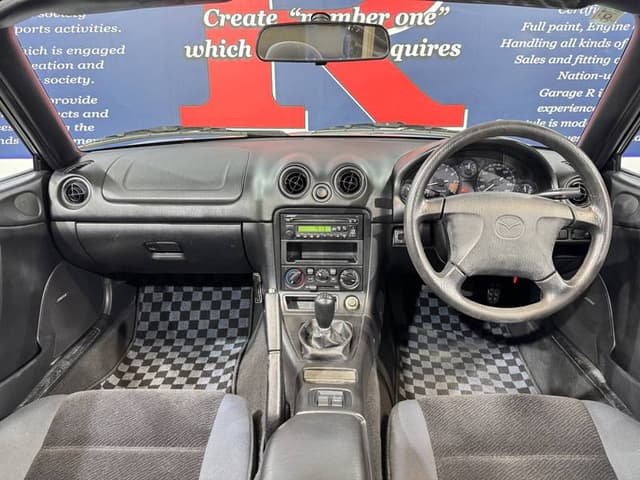 1999 Mazda Roadster (Eunos Roadster / MX-5) JDM car for sale — photo 4 of 10