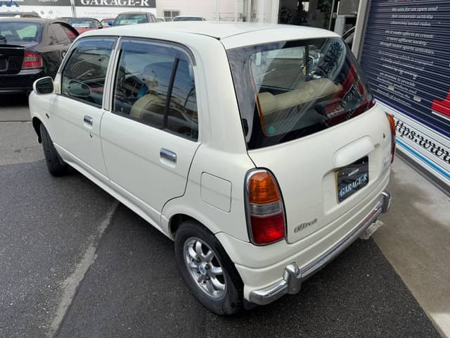 2000 Daihatsu Mira JDM car for sale — photo 2 of 10