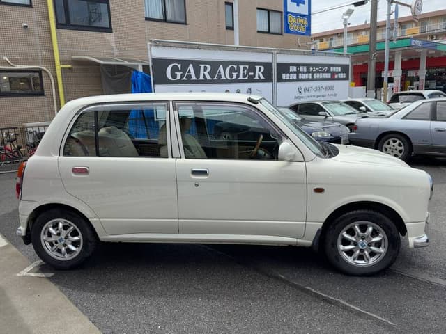 2000 Daihatsu Mira JDM car for sale — photo 7 of 10