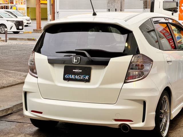 2011 Honda Fit JDM car for sale — photo 2 of 10