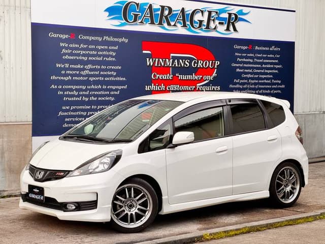 2011 Honda Fit JDM car for sale — photo 6 of 10