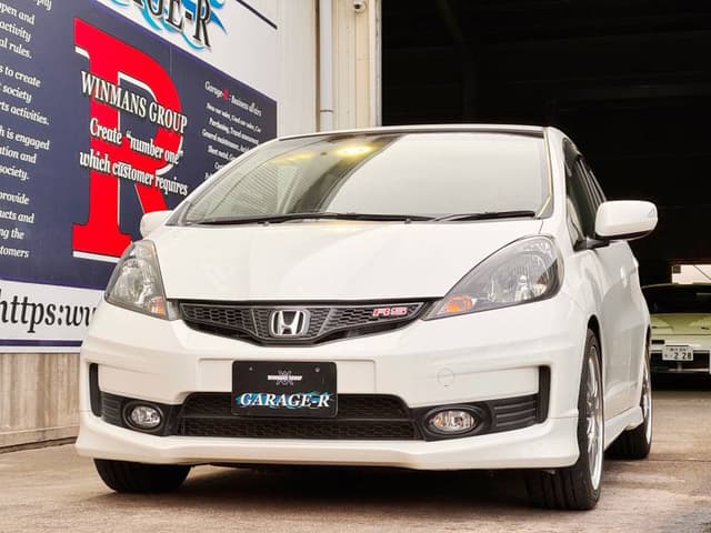 2011 Honda Fit JDM car for sale — photo 8 of 10