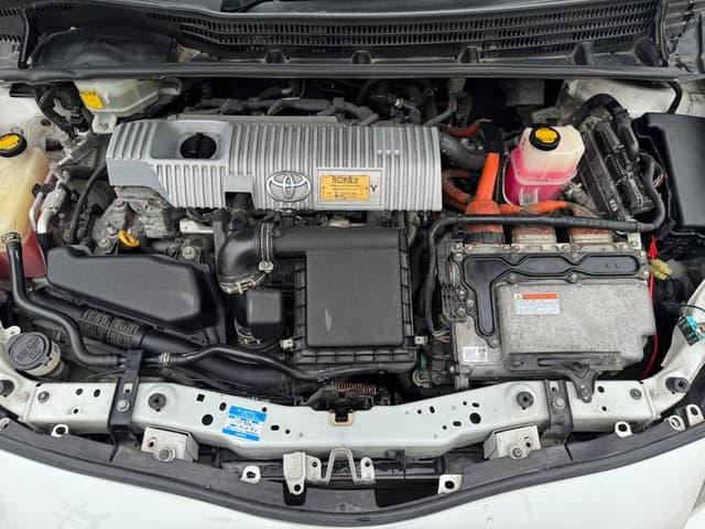2012 Toyota Prius JDM car for sale — photo 6 of 10