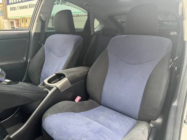 2012 Toyota Prius JDM car for sale — photo 10 of 10