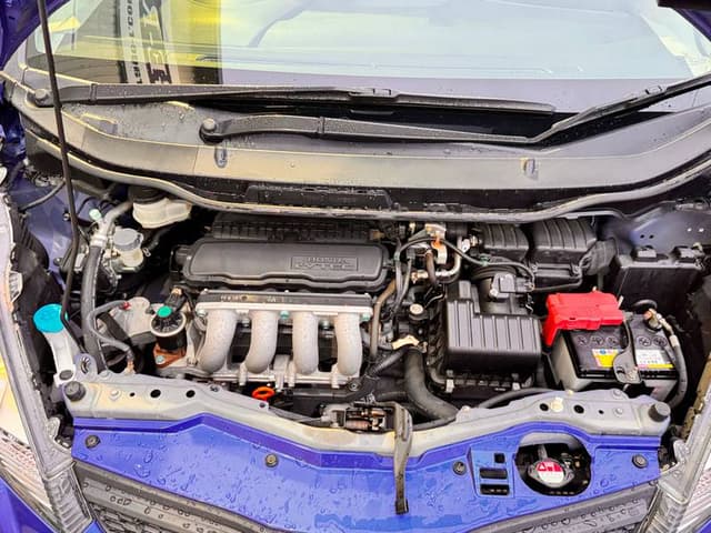 2011 Honda Fit JDM car for sale — photo 4 of 10