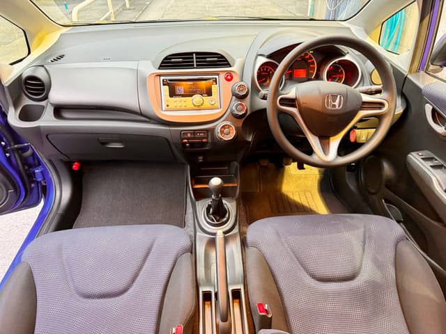 2011 Honda Fit JDM car for sale — photo 5 of 10