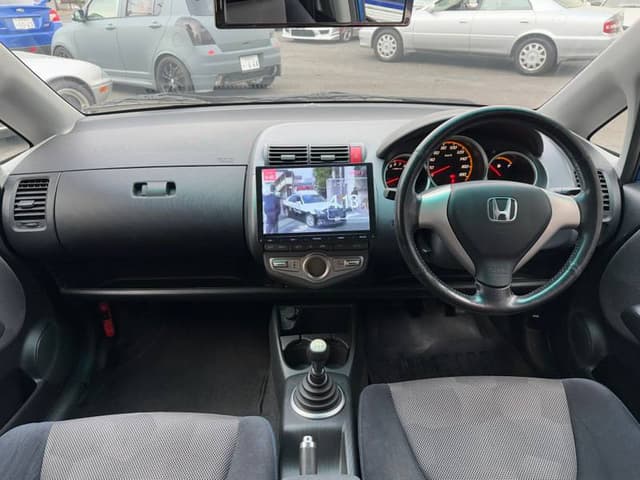 2006 Honda Fit JDM car for sale — photo 3 of 10