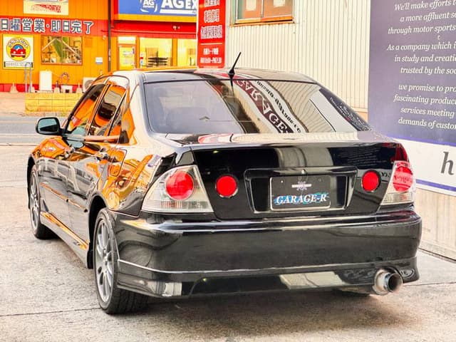 2004 Toyota Altezza JDM car for sale — photo 2 of 10