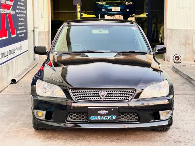 2004 Toyota Altezza JDM car for sale — photo 9 of 10