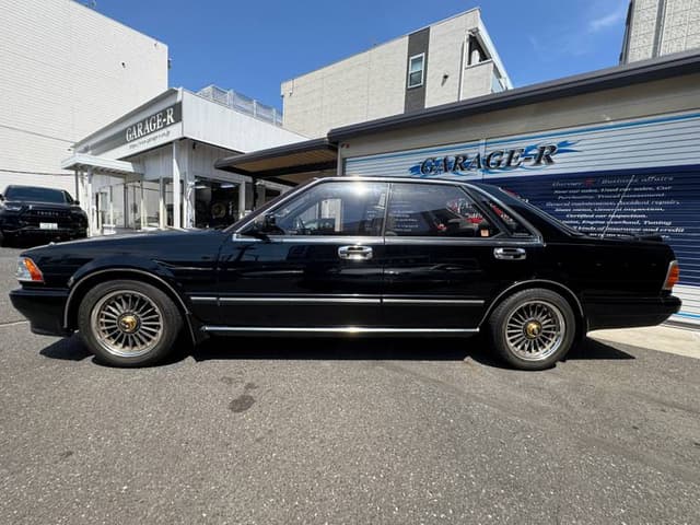 1989 Nissan Cedric JDM car for sale — photo 6 of 10