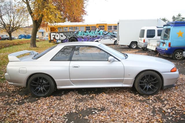 1990 Nissan Skyline JDM car for sale — photo 3 of 25