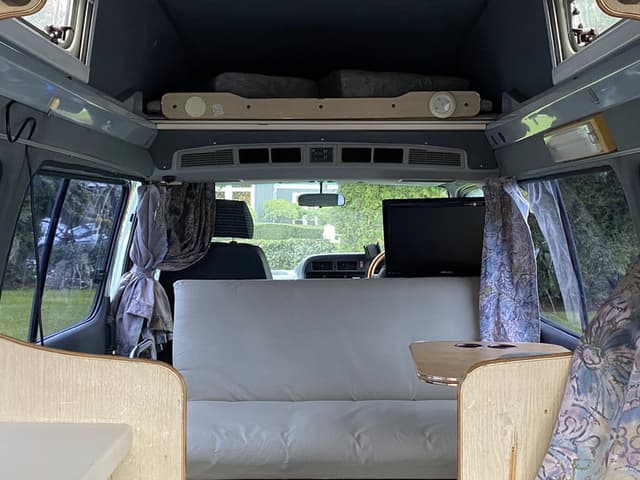 1995 Toyota HiAce JDM car for sale — photo 13 of 21