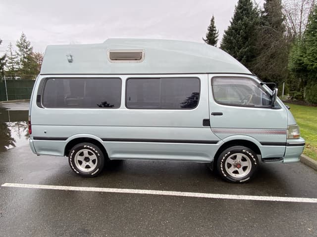 1995 Toyota HiAce JDM car for sale — photo 3 of 21