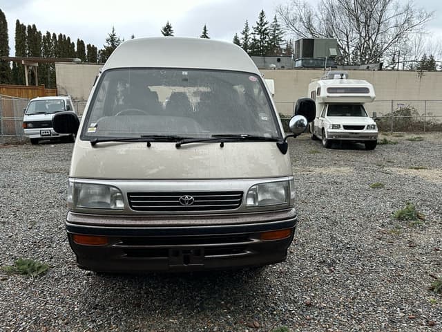 1996 Toyota HiAce JDM car for sale — photo 3 of 10