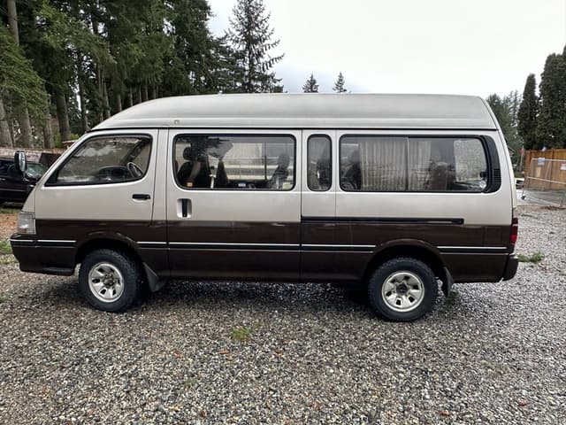 1996 Toyota HiAce JDM car for sale — photo 8 of 10