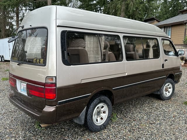 1996 Toyota HiAce JDM car for sale — photo 6 of 10