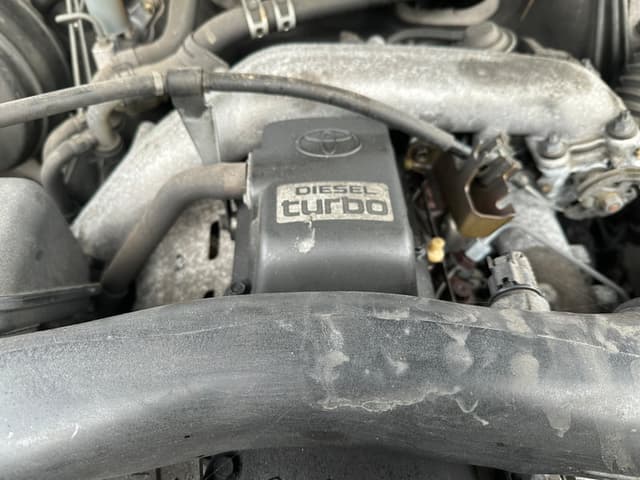 1997 Toyota Hilux Surf JDM car for sale — photo 9 of 18