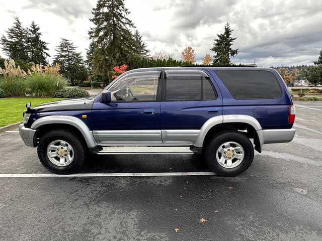 1996 Toyota Hilux Surf JDM car for sale — photo 7 of 10