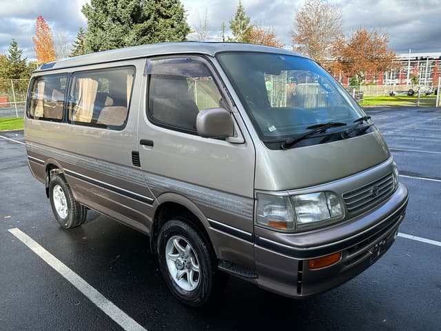1996 Toyota HiAce JDM car for sale — photo 2 of 10