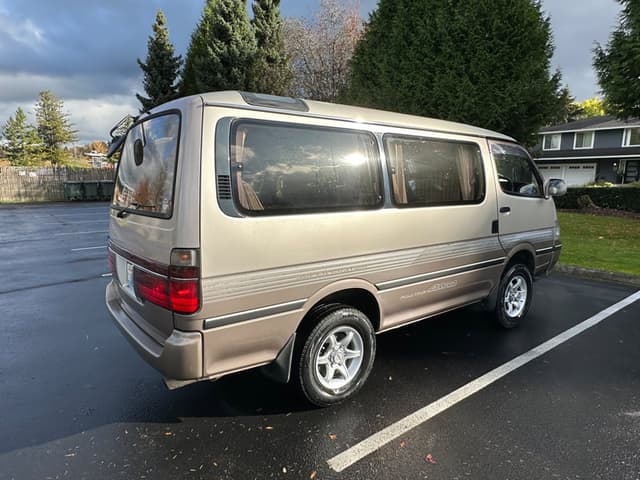 1996 Toyota HiAce JDM car for sale — photo 4 of 10