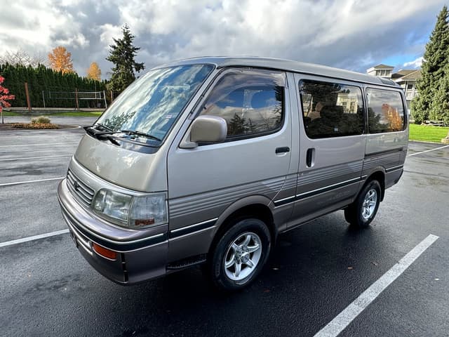 1996 Toyota HiAce JDM car for sale — photo 8 of 20