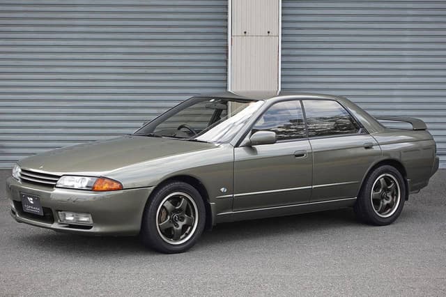 1992 Nissan Skyline JDM car for sale — photo 2 of 10