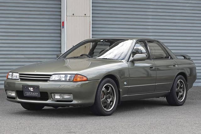 1992 Nissan Skyline JDM car for sale — photo 3 of 10