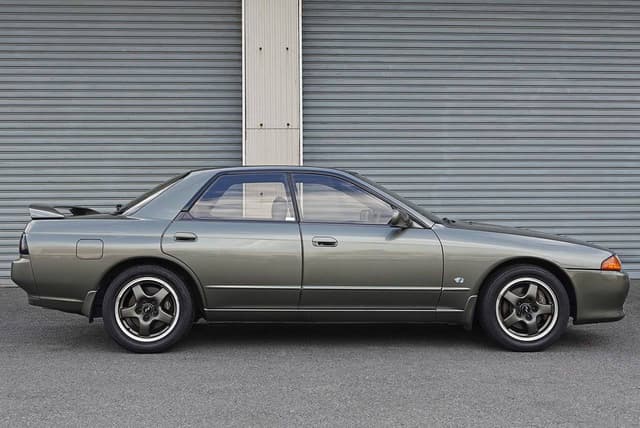 1992 Nissan Skyline JDM car for sale — photo 8 of 10