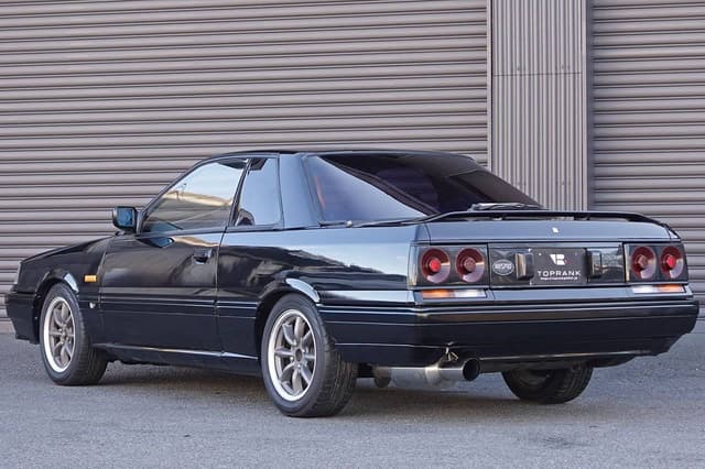 1987 Nissan Skyline JDM car for sale — photo 6 of 10