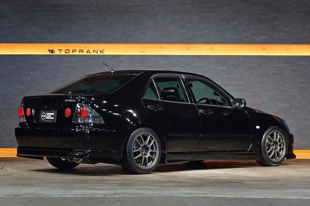 2002 Toyota Altezza JDM car for sale — photo 8 of 10