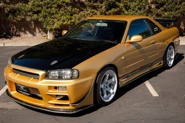 1998 Nissan Skyline JDM car for sale — photo 2 of 10