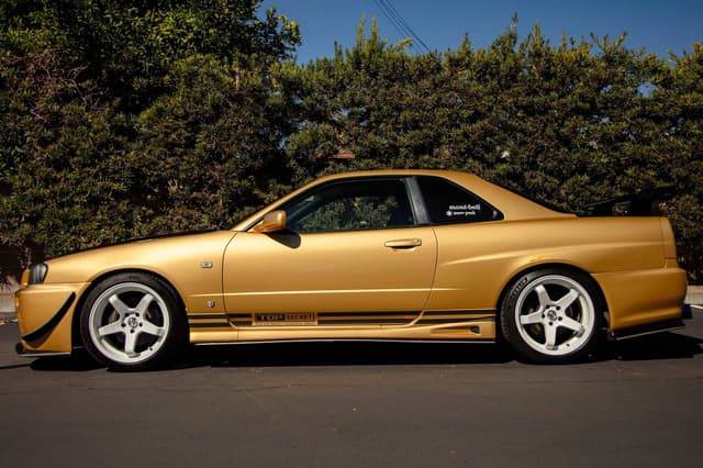 1998 Nissan Skyline JDM car for sale — photo 5 of 10