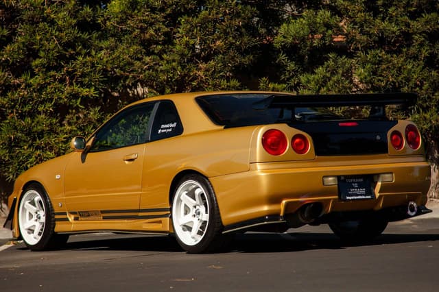 1998 Nissan Skyline JDM car for sale — photo 6 of 10