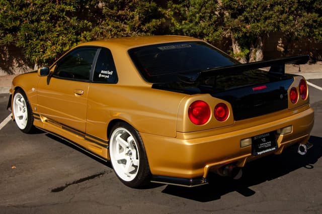 1998 Nissan Skyline JDM car for sale — photo 7 of 10