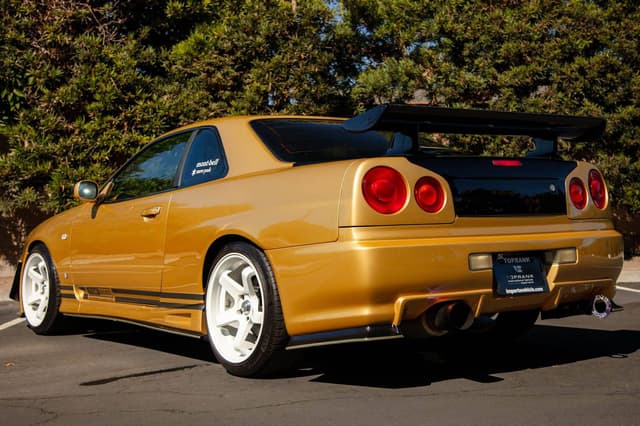 1998 Nissan Skyline JDM car for sale — photo 8 of 10