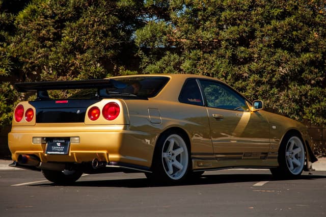 1998 Nissan Skyline JDM car for sale — photo 9 of 10