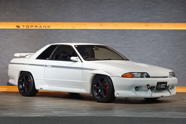 1990 Nissan Skyline JDM car for sale — photo 3 of 10