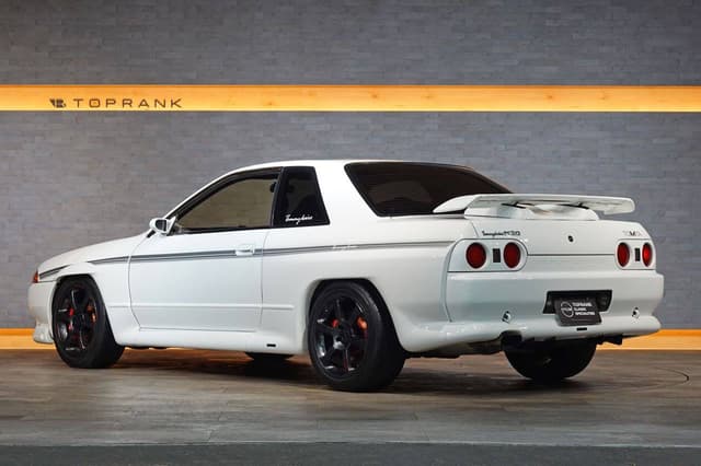 1990 Nissan Skyline JDM car for sale — photo 4 of 10