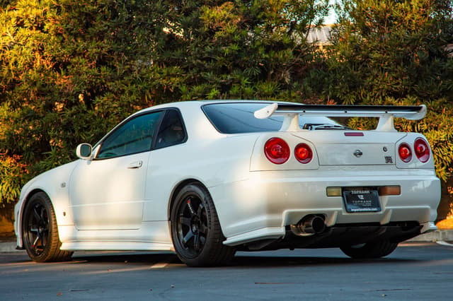 1999 Nissan Skyline JDM car for sale — photo 6 of 10