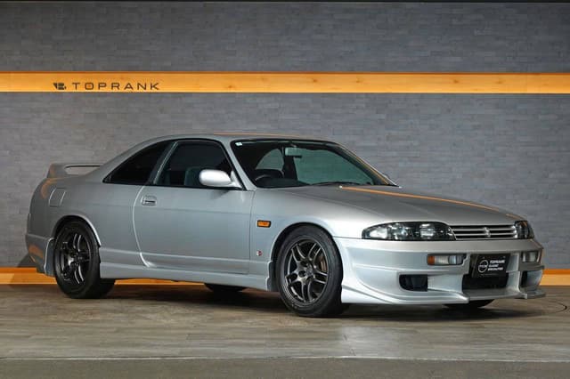 1995 Nissan Skyline JDM car for sale — photo 3 of 10