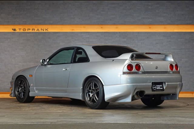 1995 Nissan Skyline JDM car for sale — photo 4 of 10