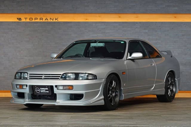 1995 Nissan Skyline JDM car for sale — photo 9 of 10