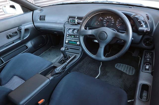 1994 Nissan Skyline JDM car for sale — photo 6 of 10