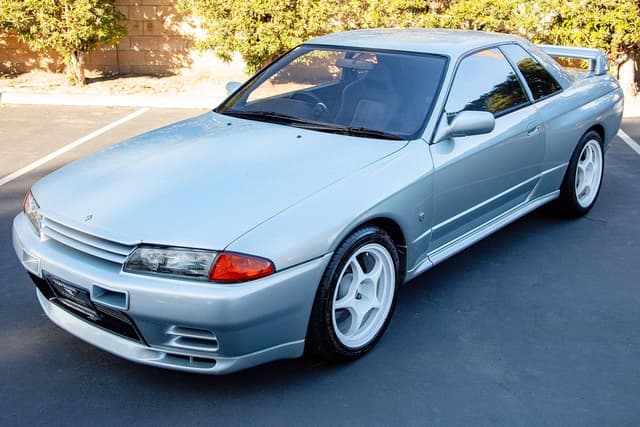 1990 Nissan Skyline JDM car for sale — photo 2 of 10