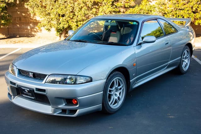 1997 Nissan Skyline JDM car for sale — photo 2 of 10