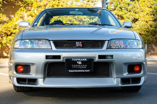 1997 Nissan Skyline JDM car for sale — photo 4 of 10