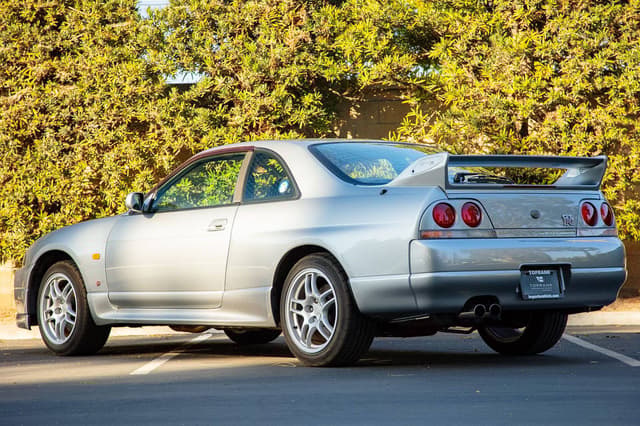 1997 Nissan Skyline JDM car for sale — photo 6 of 10