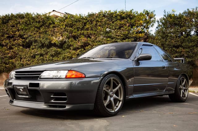 1990 Nissan Skyline JDM car for sale — photo 3 of 10